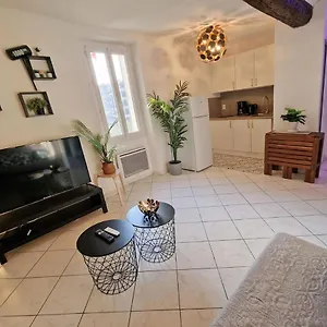https://gregbnb-com-t2-design-30m-ouest.fr-provencehotel.com