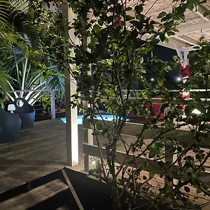 https://charmant-bungalow-avec-petite-piscine-privee.comcaribbean.com