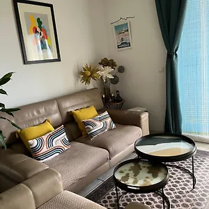 https://charme-et-calme.fr-provencehotel.com